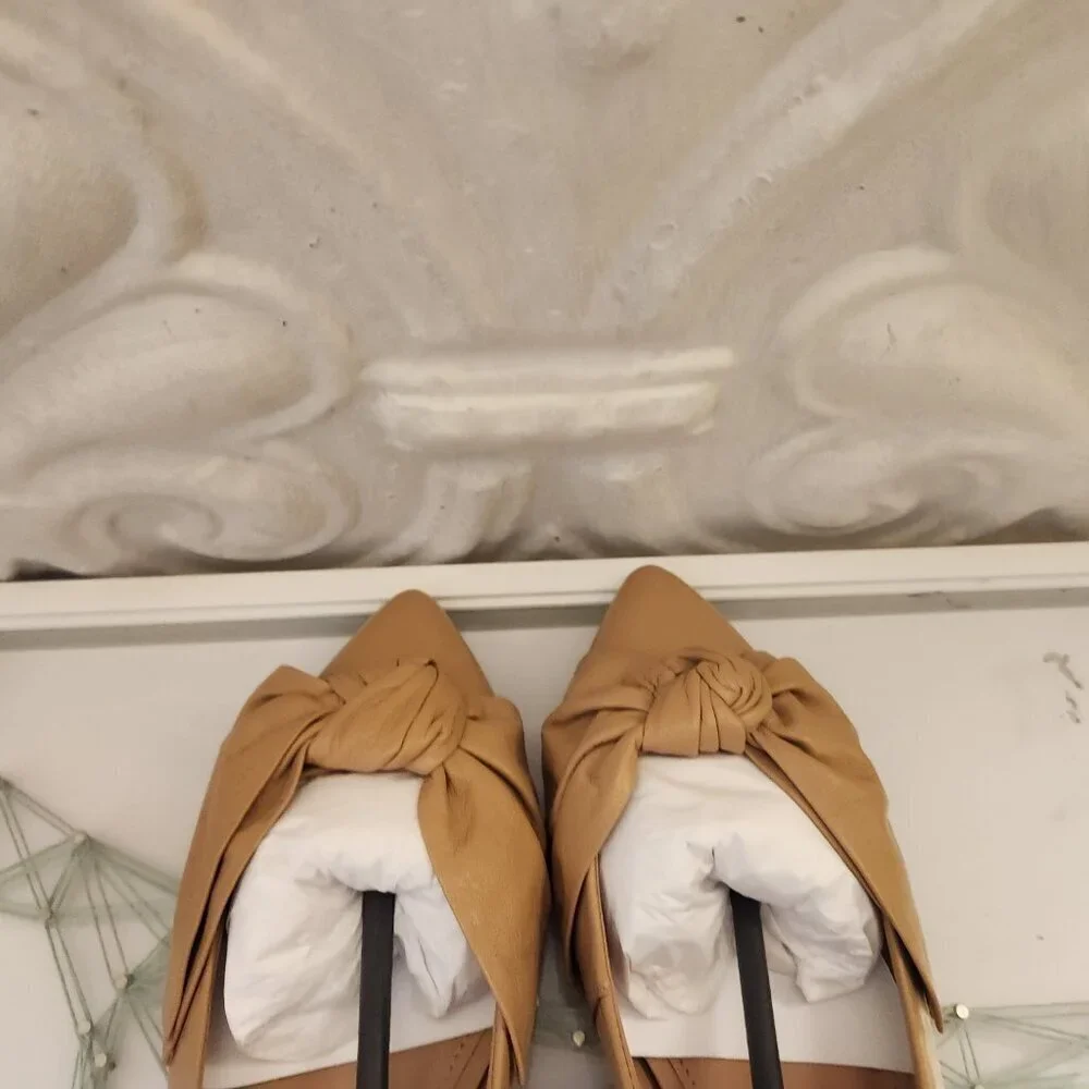 Vince Camuto Bowmel Flats. NIB. Cream Tan Napa. Size 5.5. NIB